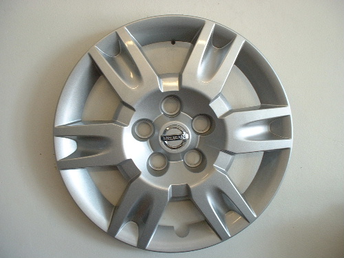 Nissan hubcaps
