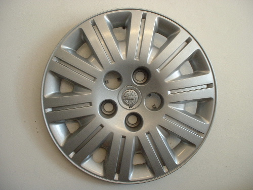 05-06 Town and Country hubcaps
