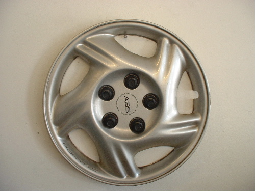 97-03 Transport hubcaps