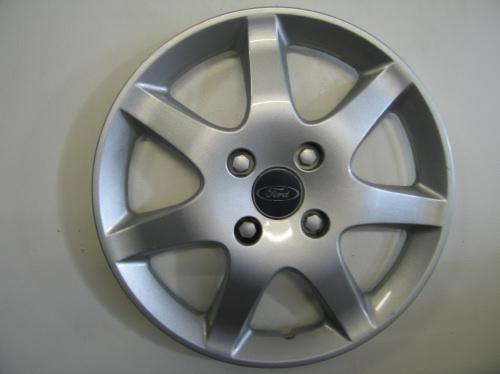 05-06 Focus hubcaps