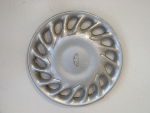 97-02 Leganza hubcaps