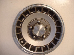 79-95 Ford Truck hub caps