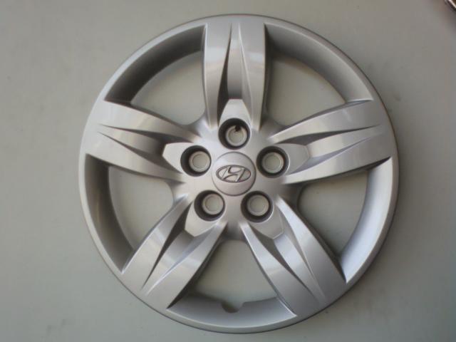 2009 Santa Fe hubcaps, wheel covers