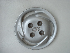 95-96 Accent hubcaps