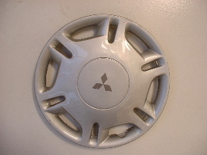 97-99 Mirage hub caps