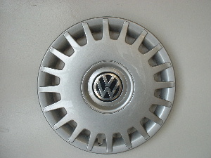 00-02 Golf hubcaps