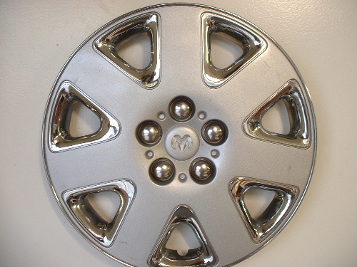 01-02 Stratus hub caps