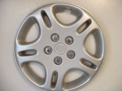01-02 Stratus hubcaps