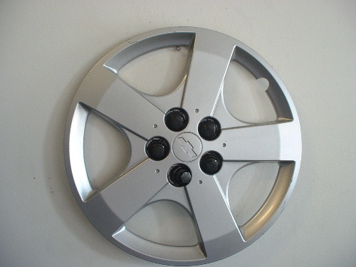 03-05 Cavalier hubcaps