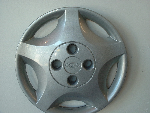 00 Focus hubcaps