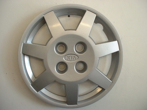 01-04 Spectra hubcaps