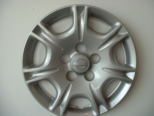 00-02 Maxima hubcaps