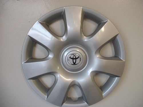 02-04 Camry hubcaps