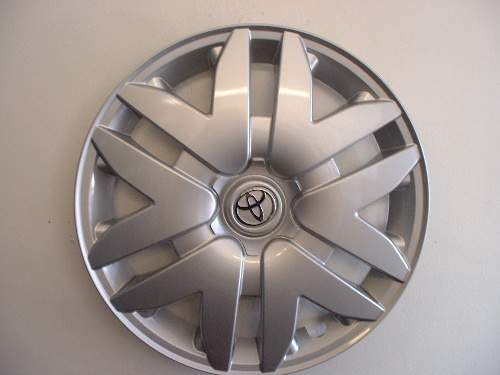 03-07 Sienna hubcaps