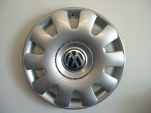 2001 Golf hubcaps